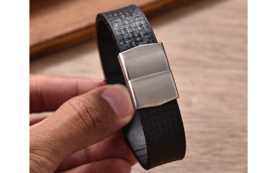 Cut-to-size mosaic-textured FKM rubber watch strap with deployant clasp, 20 mm, Black