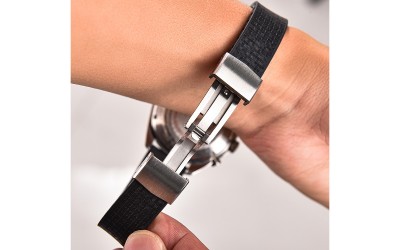 Cut-to-size mosaic-textured FKM rubber watch strap with deployant clasp, 20 mm, Black