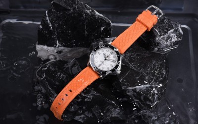 Sporty FKM rubber watch strap with locking feature, 20mm, Orange, JP-RWB042-20P-4A2